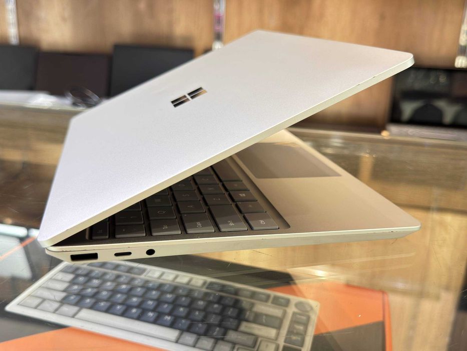 MICROSOFT SURFACE GO CORE i5-1035U ram 16 ssd 256 Сенсорный