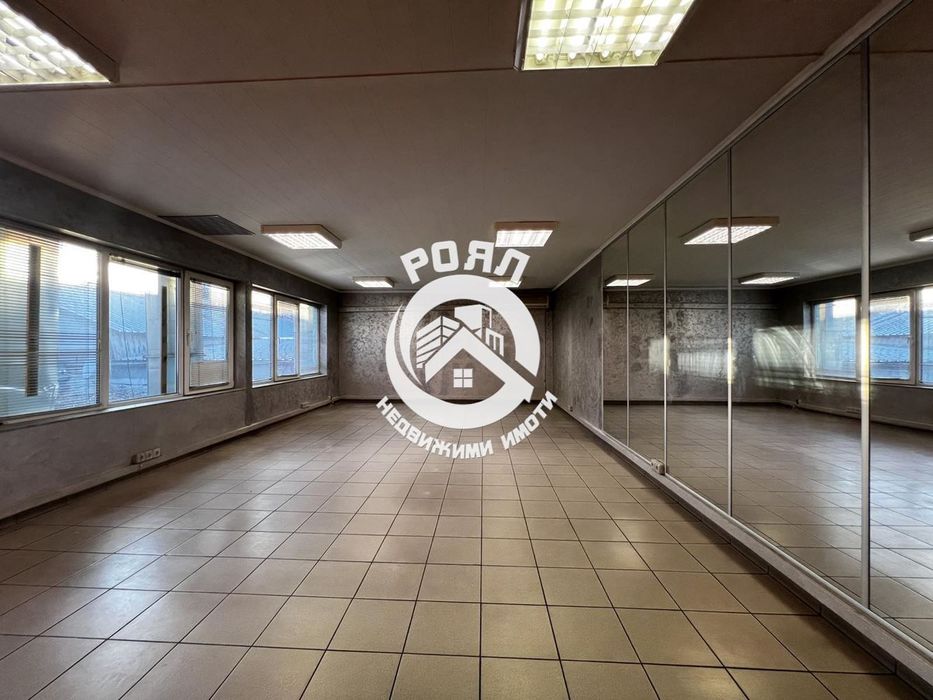 Дава се под наем Офис в Пловдив, Център - 140 кв.м за 700 € - Снимка #2