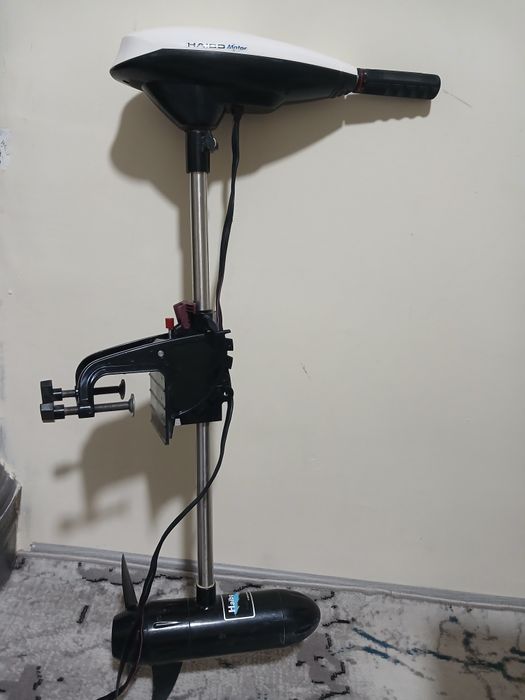 Лодочний электроматор