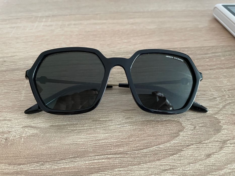 Продавам слънчеви очила Armani Exchange