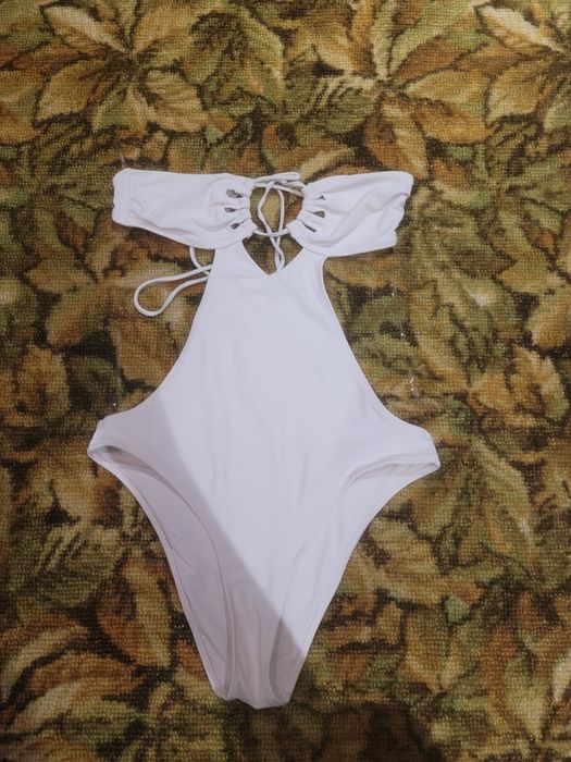 Купальник откровенный