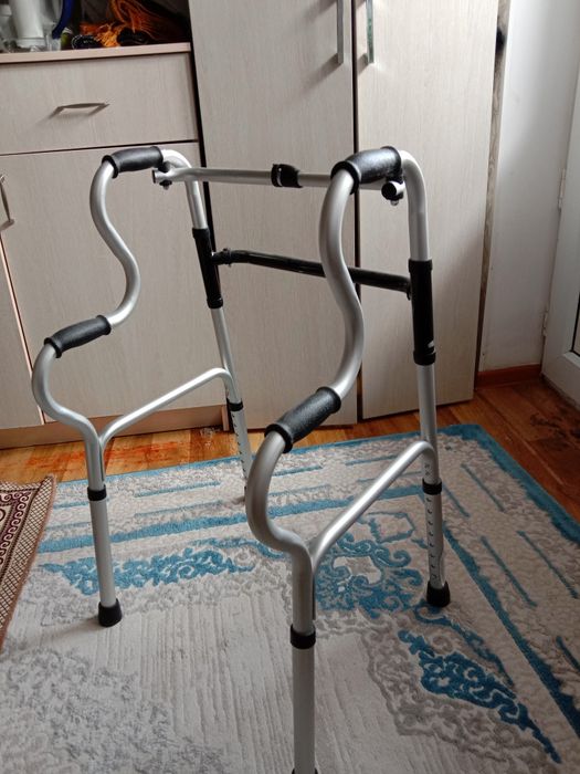 Врослый ходунок.