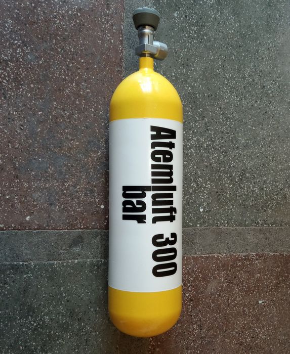 Продавам желязна бутилка Dräger - 1 брой - 6L - 300 BAR - АТМОСФЕРИ работно налягане
