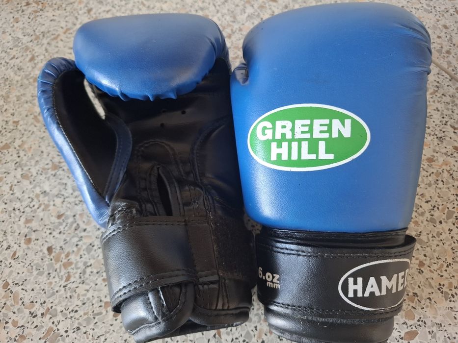 Боксерские перчатки