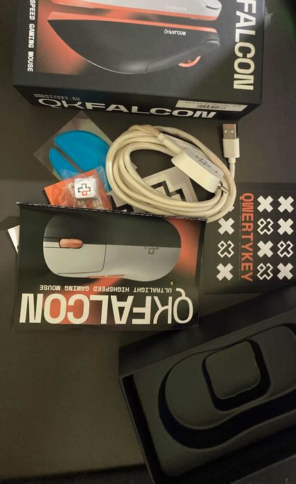 Mouse Gaming QwertyKey Falcon Alb 8K, 30.000 DPI Wireless