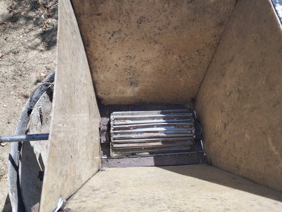 Ръчна гроздомелачка