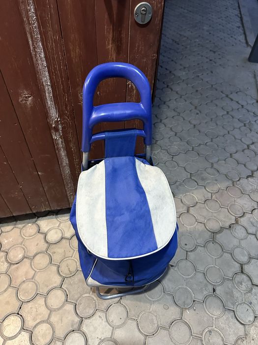 Продам сумку на колесиках