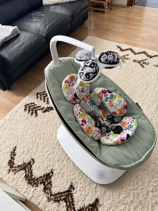 Leagan electric 4 Moms Mamaroo 5.0