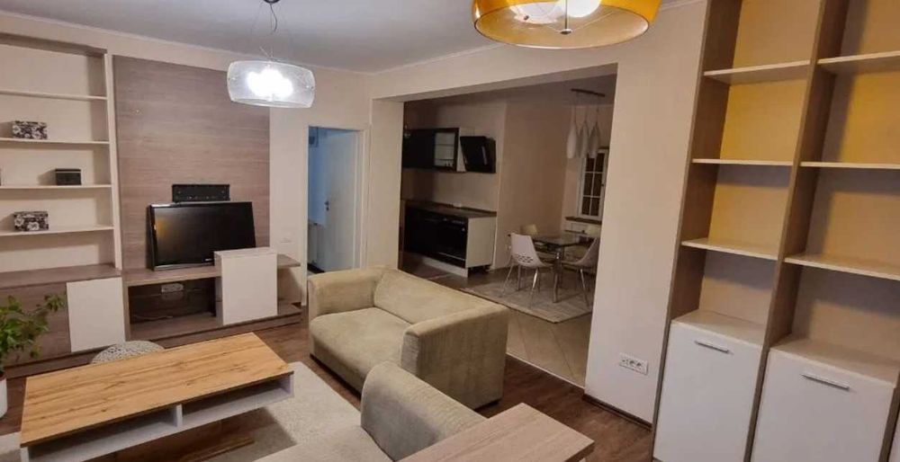 Дава се под наем Тристаен апартамент в Пловдив, Център - 90 кв.м за 336.6 € - Снимка #1