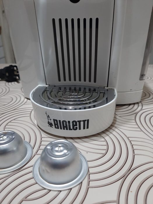 Aparat de cafea cu capsule Bialetti second hand