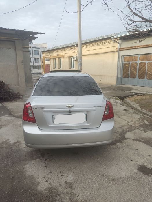 Lacetti 1.6 avtomat sotiladi