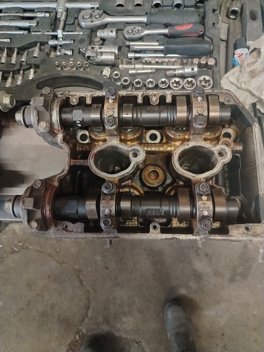 Продам две головы субару.