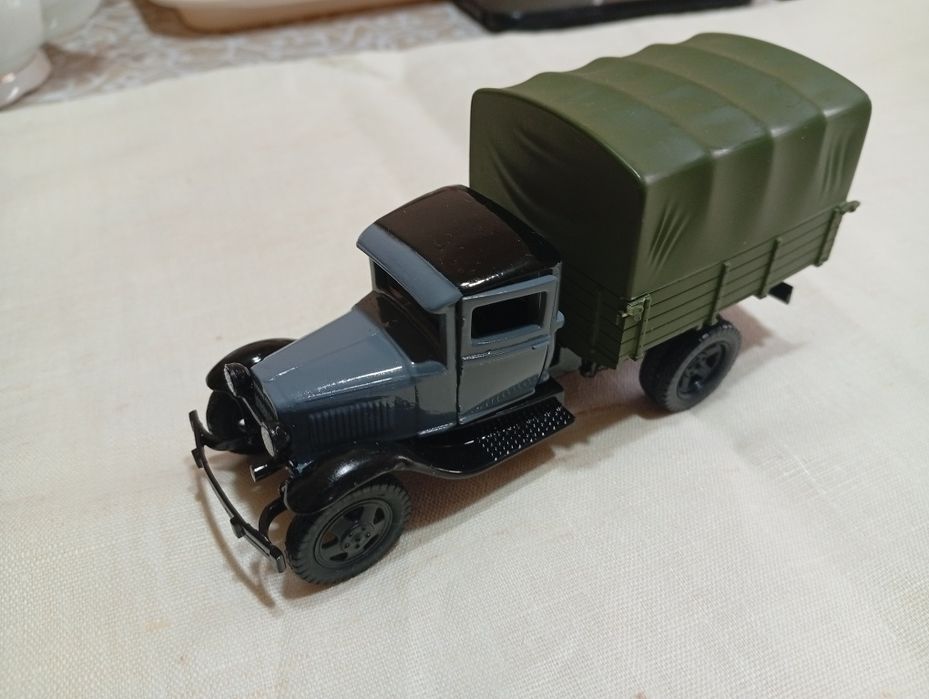 Модели масштабные 1:43 торг уместен