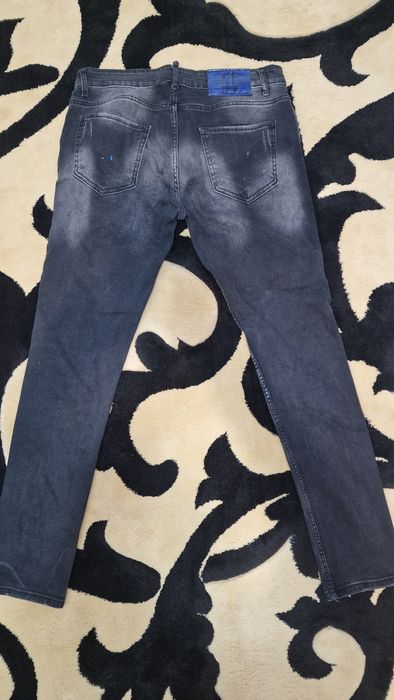 Blugi Dsquared2 mărimea 52.