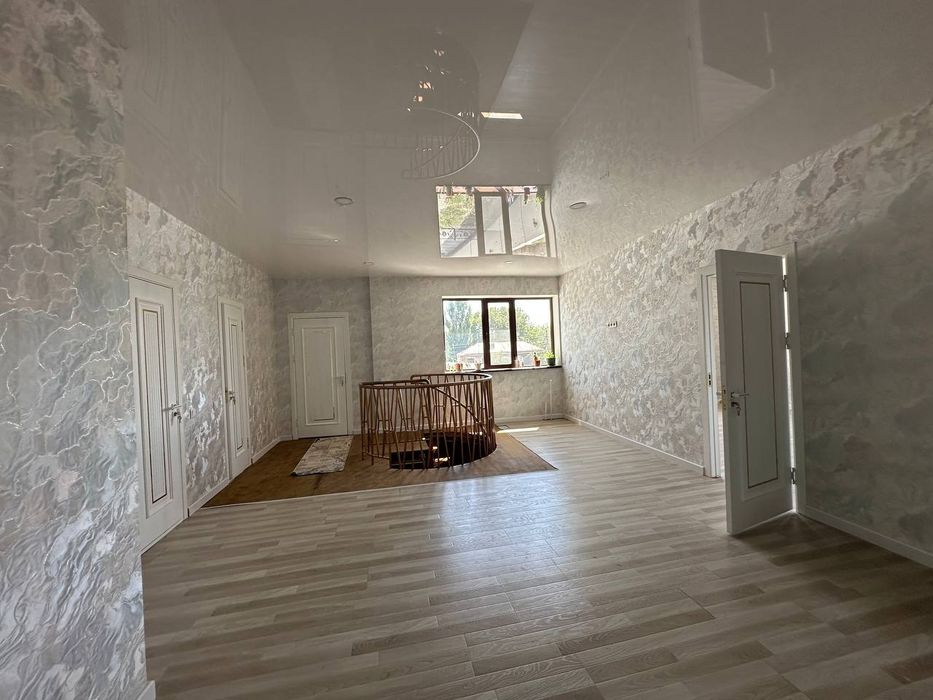 срочно Продаётся 2-х этажный дом 6 сотки, в центре города до мечети 60