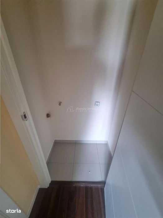 Apartament 5 camere  cu scara interioara tip  penthouse -doua etaje