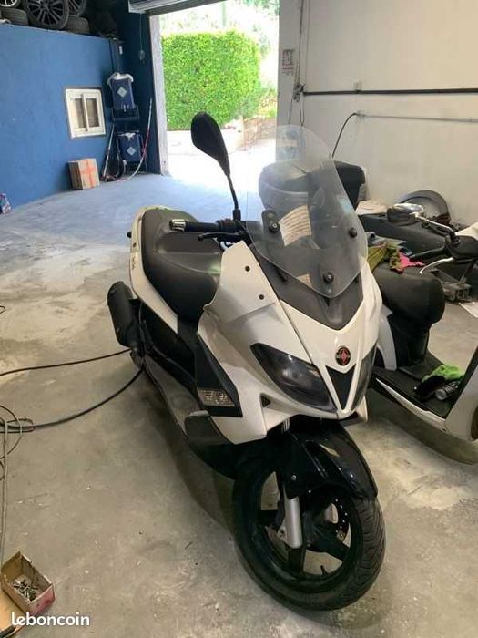 Gilera nexus aprilia sr max Джилера нексус Арлилия СР Скутер НА ЧАСТИ