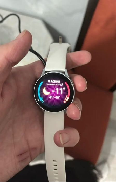Продам Samsung Galaxy Watch active 2