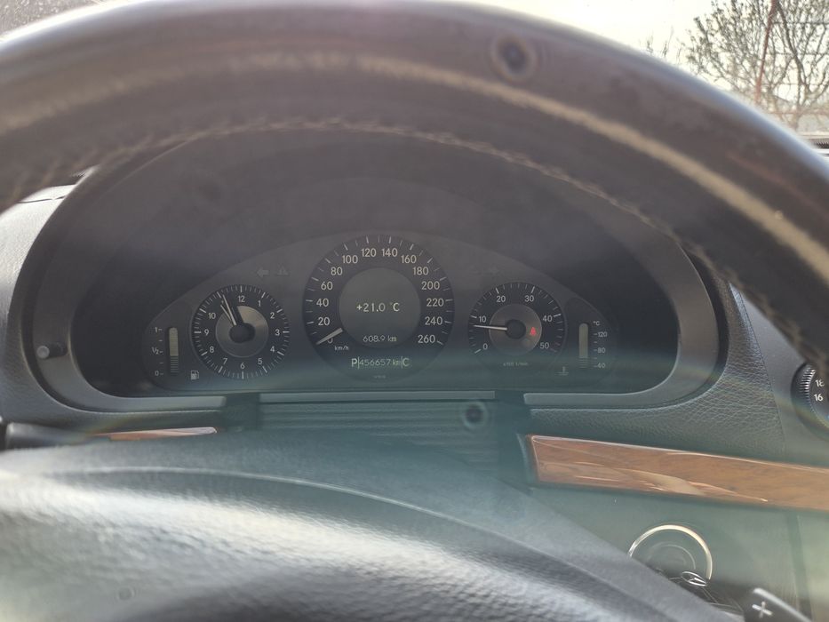 Vând Mercedes Benz 220