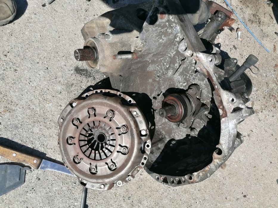 Piese Laguna 2 benzina 1.6 cutie compresor planetare alternator etc