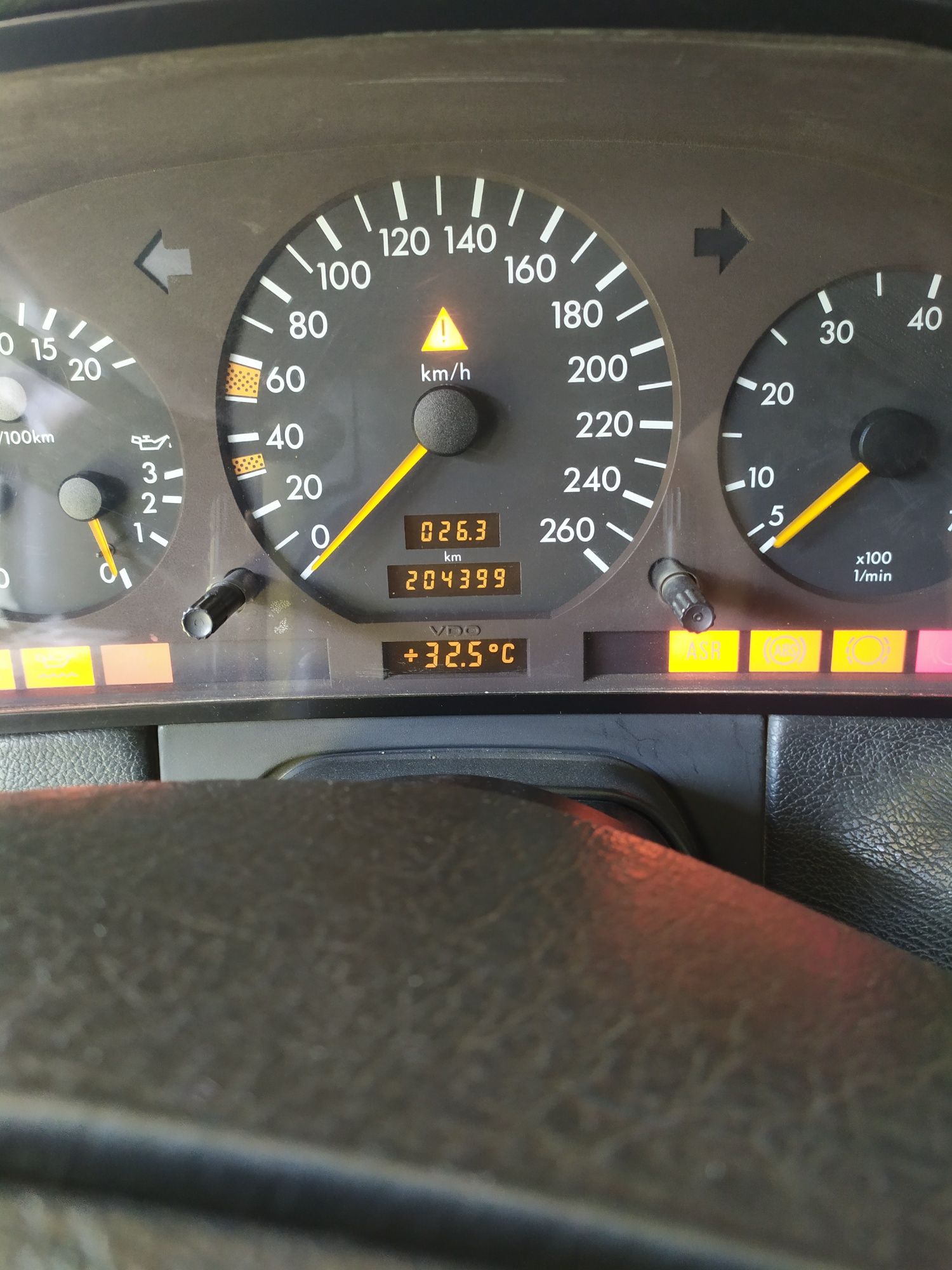 Продается Мерседес Бенз: 25 000 у.е. - Mercedes Ташкент на Olx