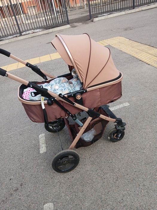 Срочно продам коляску