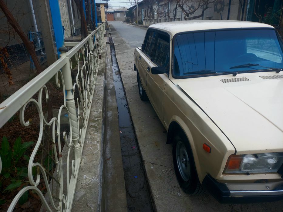 Vaz 2107 sotiladi