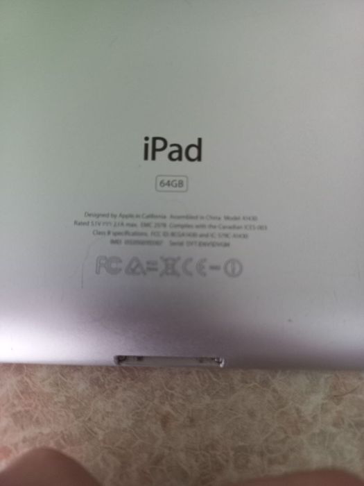 Ipad 4 64GB orqa tarafi sal qirilgan ekran butun qirilmagan