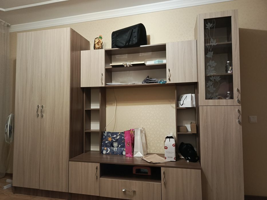 Продаю стенку в отличном состоянии