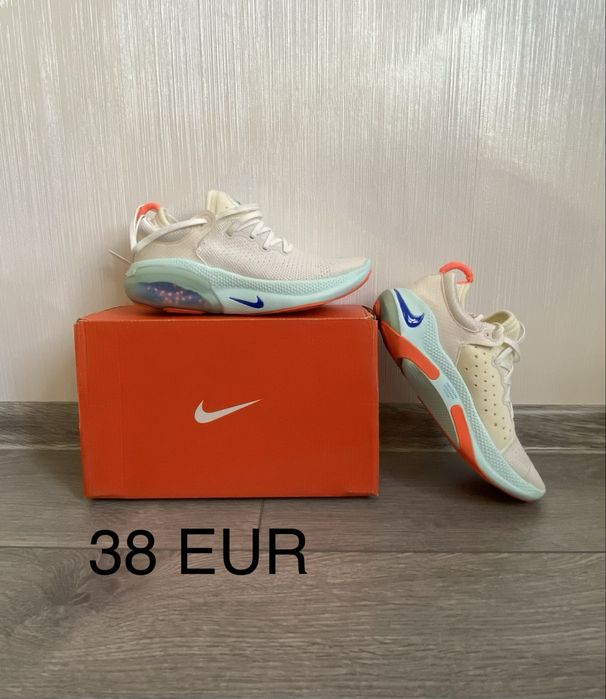 Кроссовкий женский оргинал