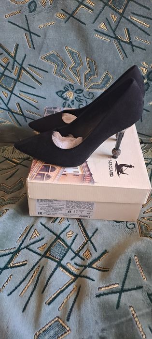 Продам туфли замша