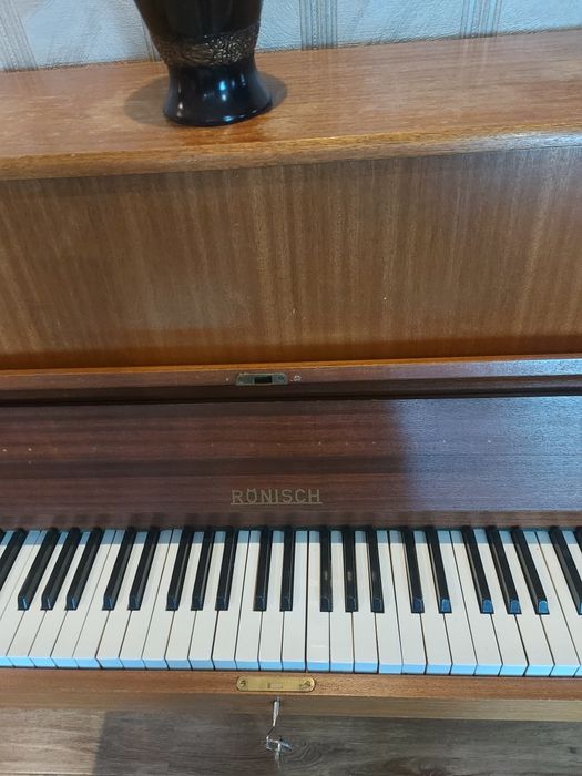 Продается немецкое пианино