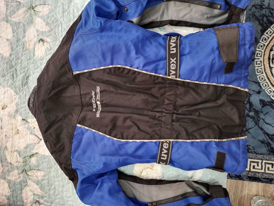 Продам мото куртку.