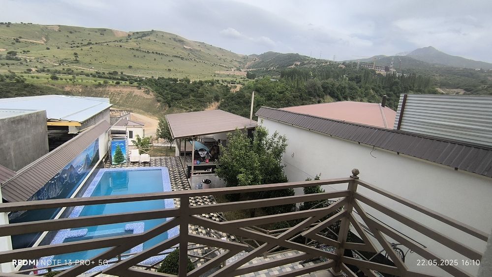 Дача сотилади чимёнда