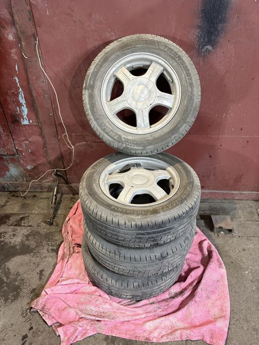 Продам диски с резиной Приора 1