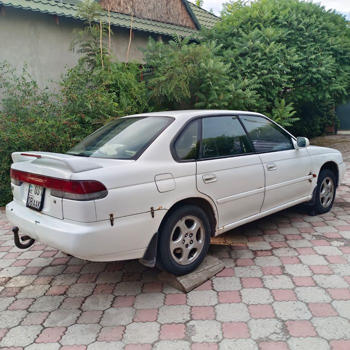 Автомобиль Субару