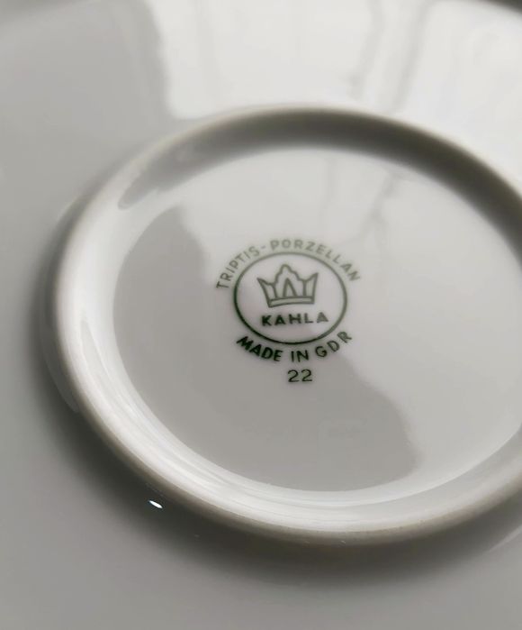 Фарфор..Блюдо из сервиза ГДР. Кофейник.