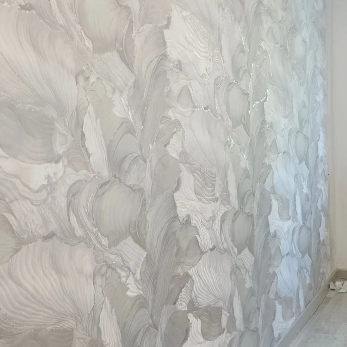 Поклейка обоев и галтели