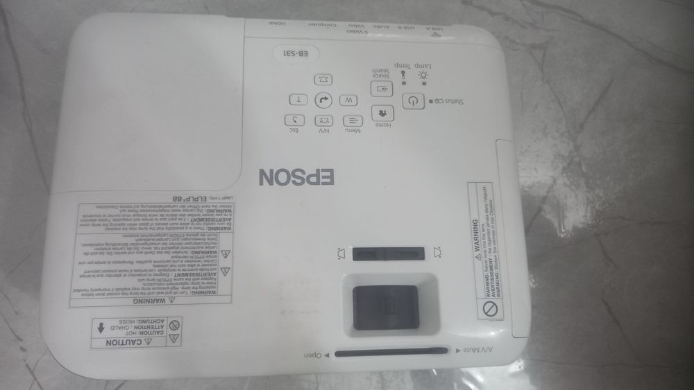 Продам проектор Epson б/у