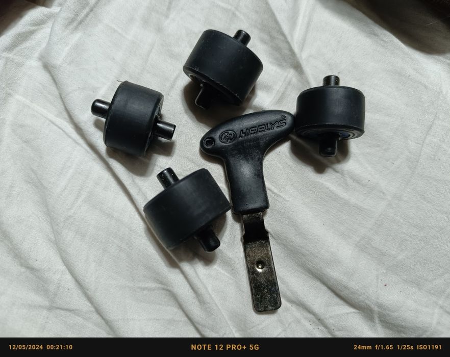 Кецове ролери чисто нови