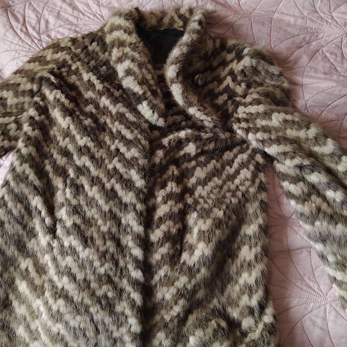 Продам шубу б/у  размер 44