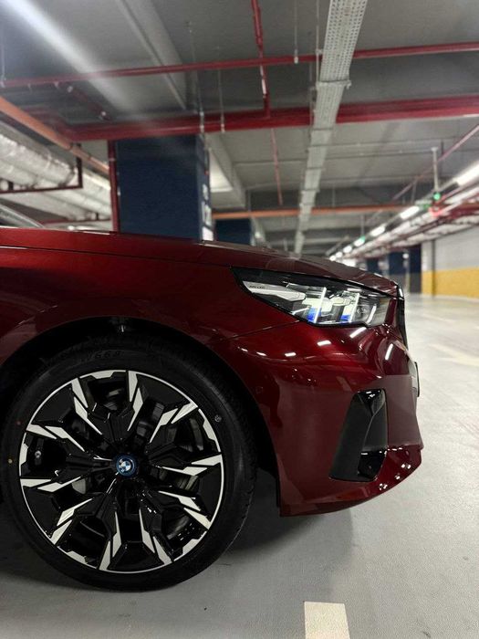 BMW i5 35L Full M Sport 2024г! 3 тыс км пробега! Бордовый!
