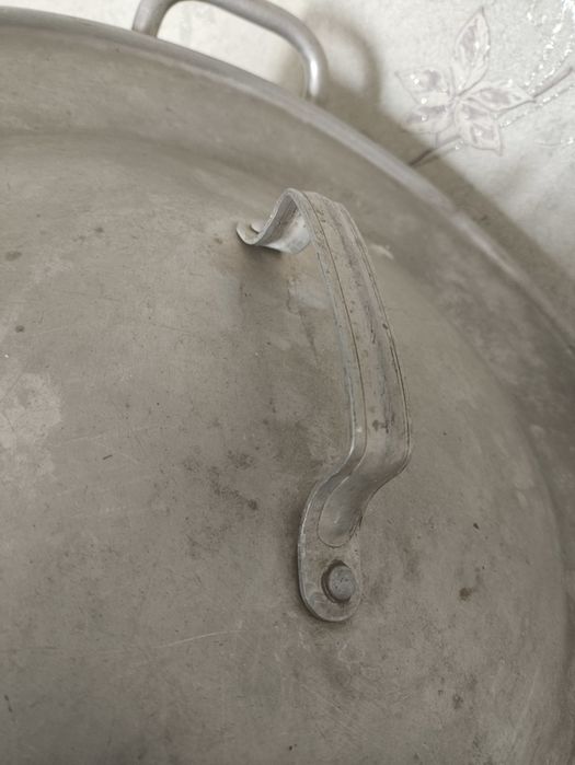 Продам алюминиевую кастрюлю