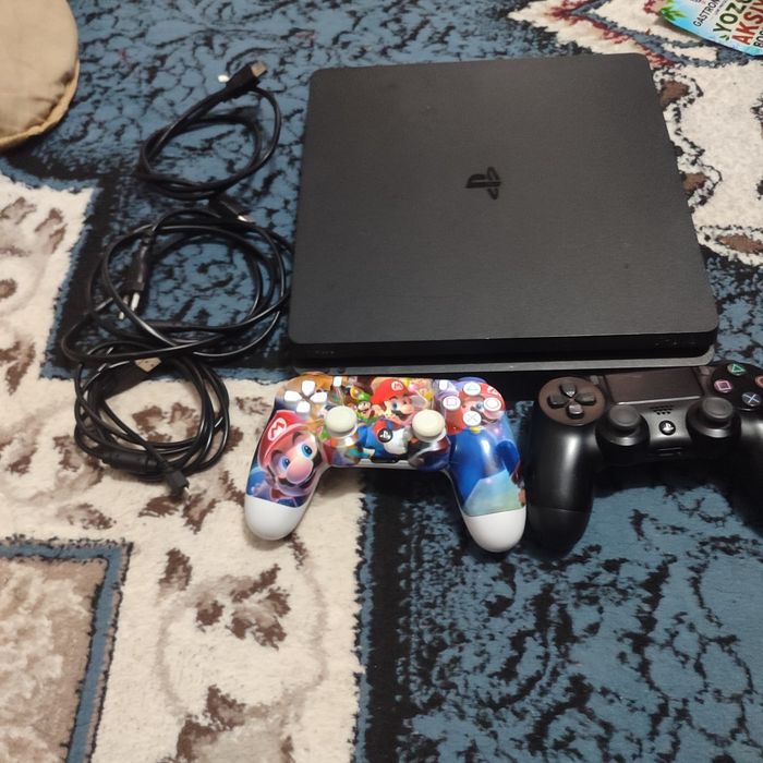 Playstation 4 slim