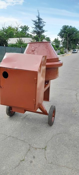 Vand betoniera  300.l.