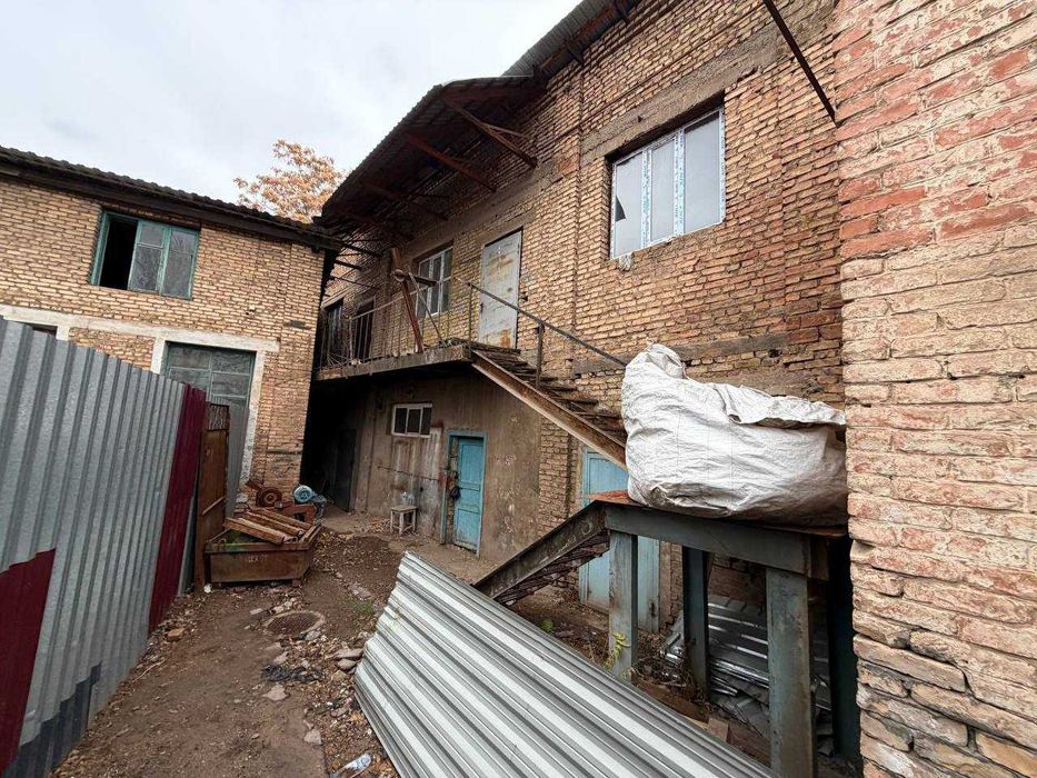 Продается здание 3 сотки в Олмазарском р-н недалеко от Джами круга