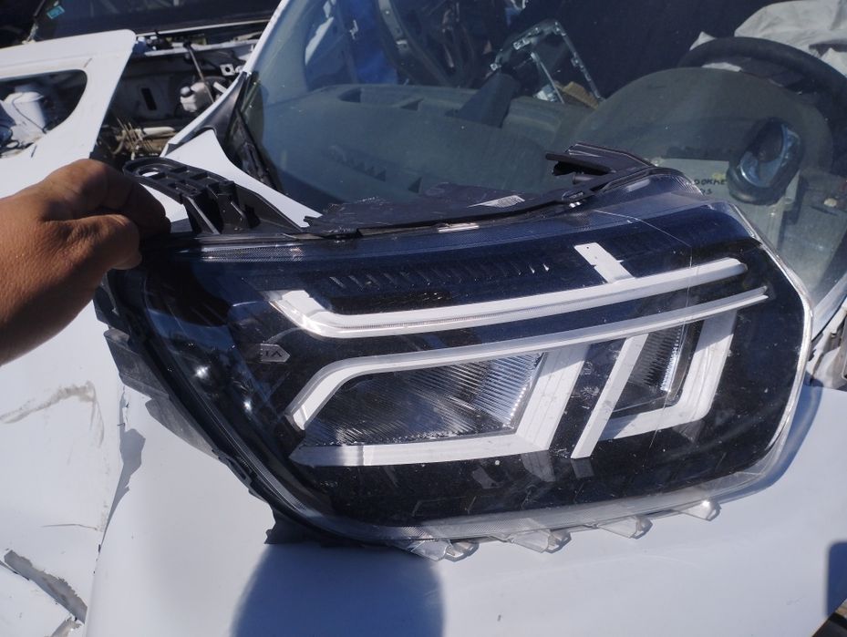 Far dreapta Dacia Duster 2