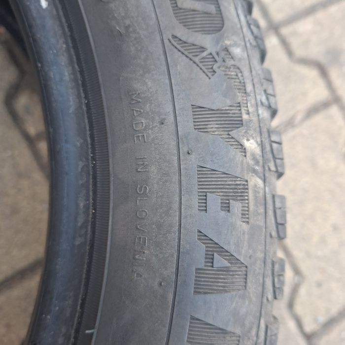 Зимни гуми 205/55/16 запазени