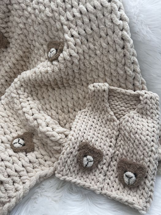 Ръчно плетено бебешки комплект