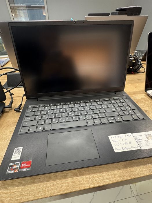 Ноутбук Lenovo V15